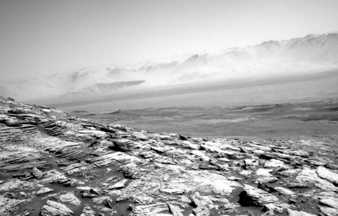 NASA’s Curiosity rover posts stunning black and white desolate image