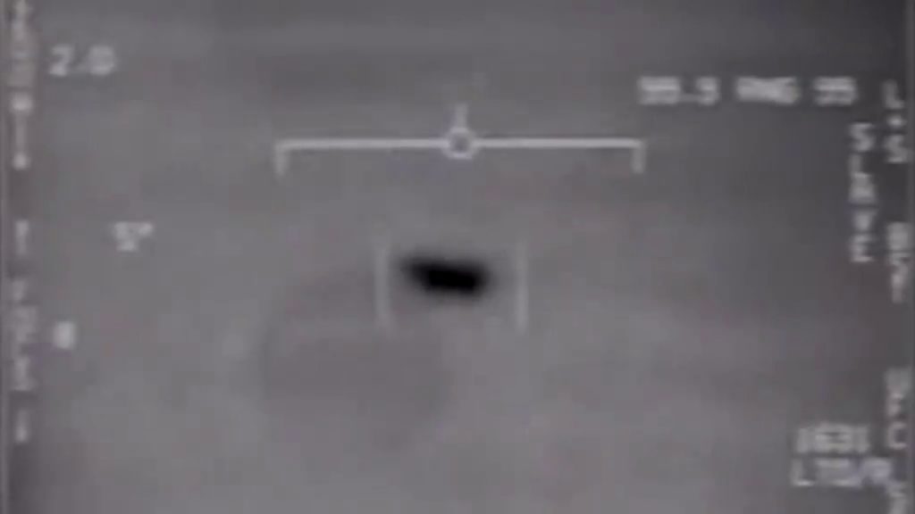 UFO: Pilot Breaks Silence after 15 years to reveal what he REALLY saw ...